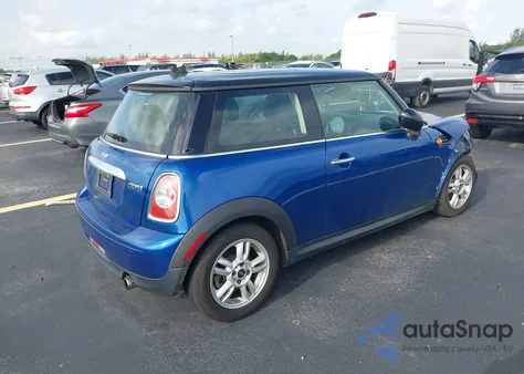 2013 Mini Cooper Cooper из США, поврежденный, VIN WMWSU3C58DT548044